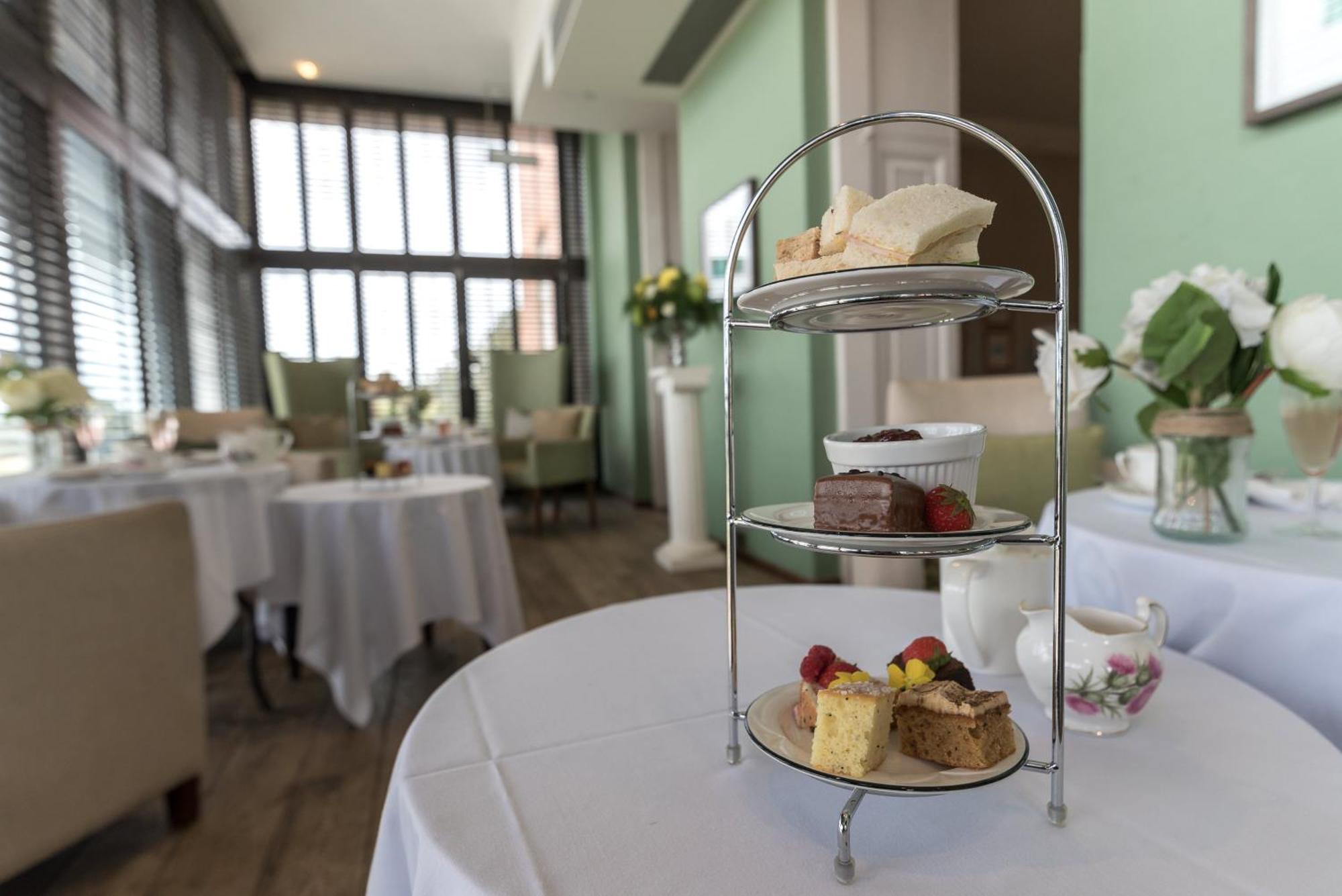 Highfield Park Hotel Hook  Bagian luar foto