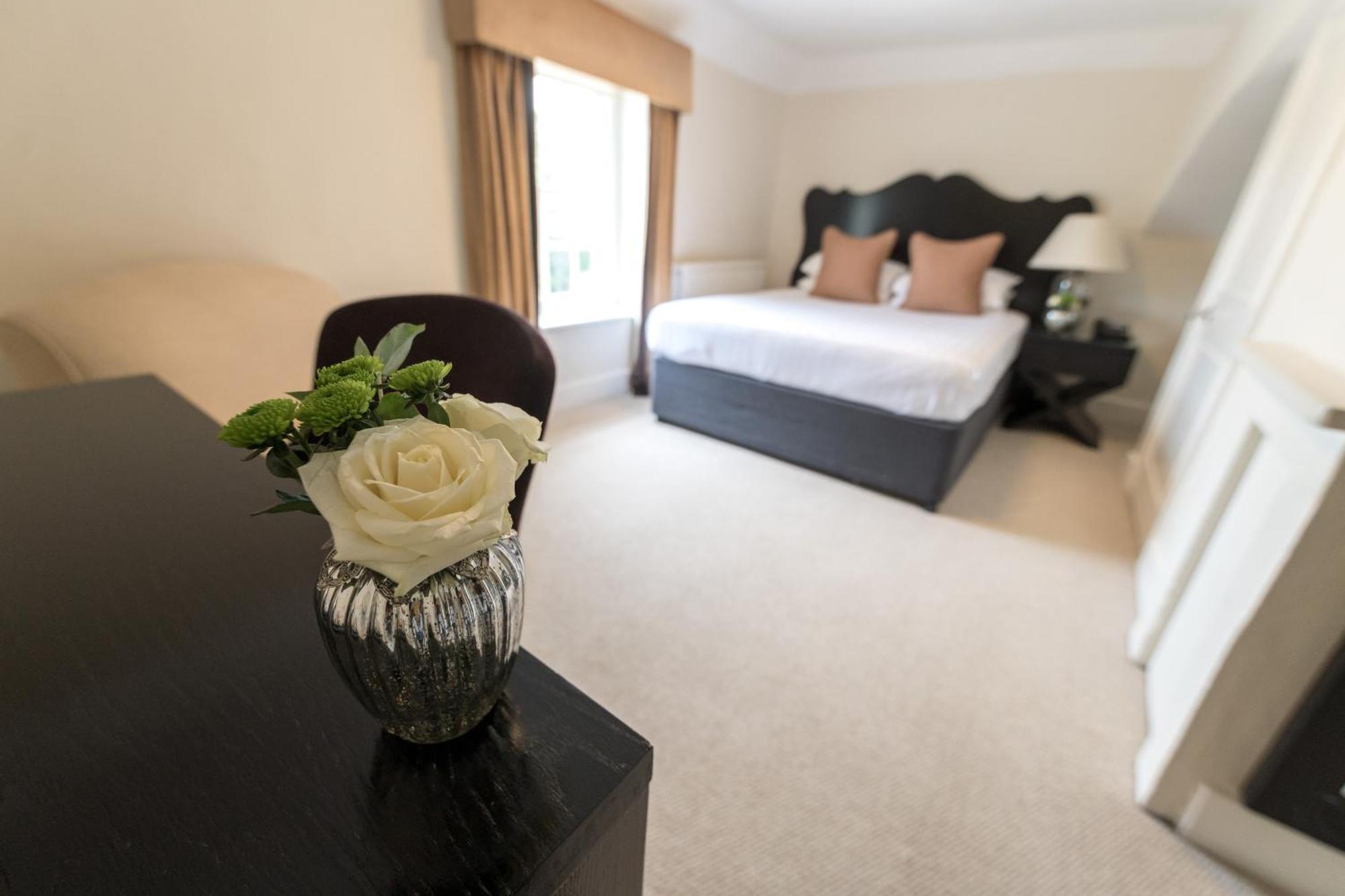Highfield Park Hotel Hook  Bagian luar foto