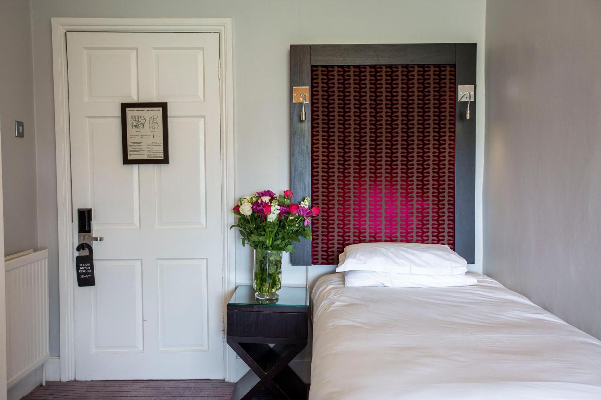 Highfield Park Hotel Hook  Bagian luar foto