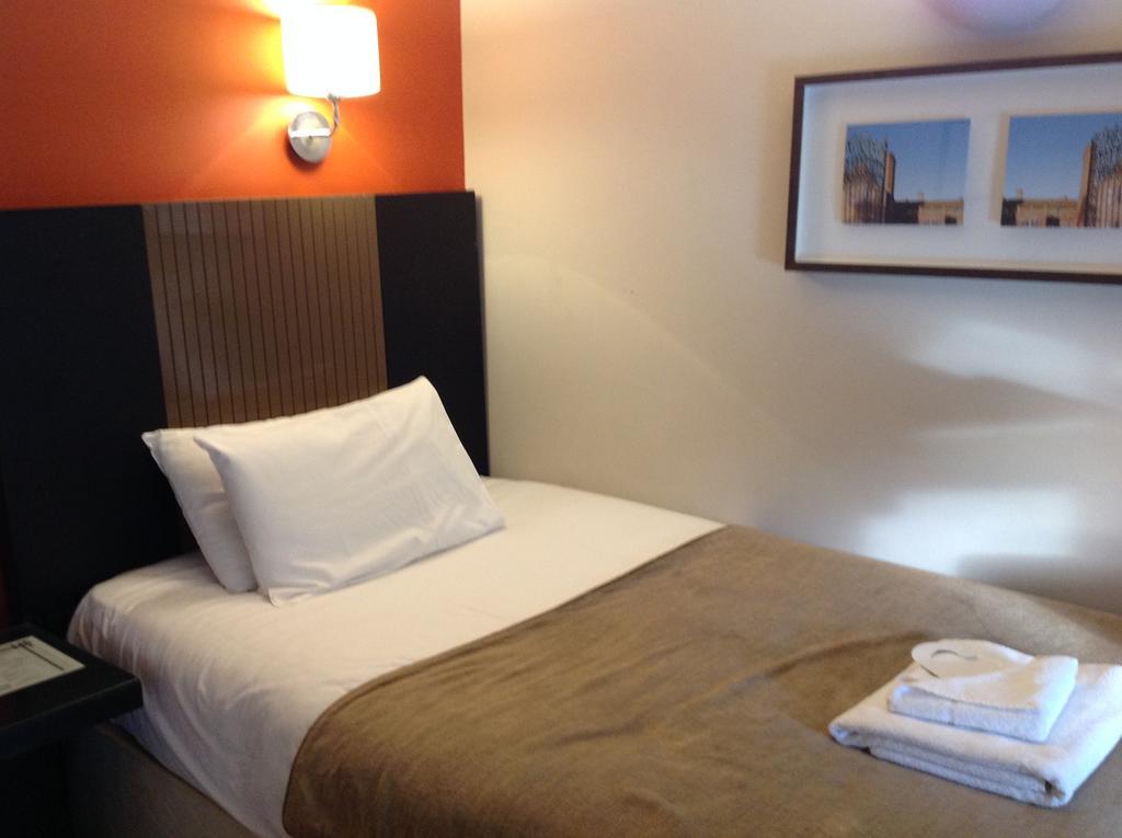 Highfield Park Hotel Hook  Bagian luar foto